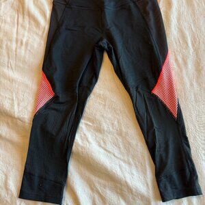 Victoria's Secret VSX Sport Capri Leggings - M/M